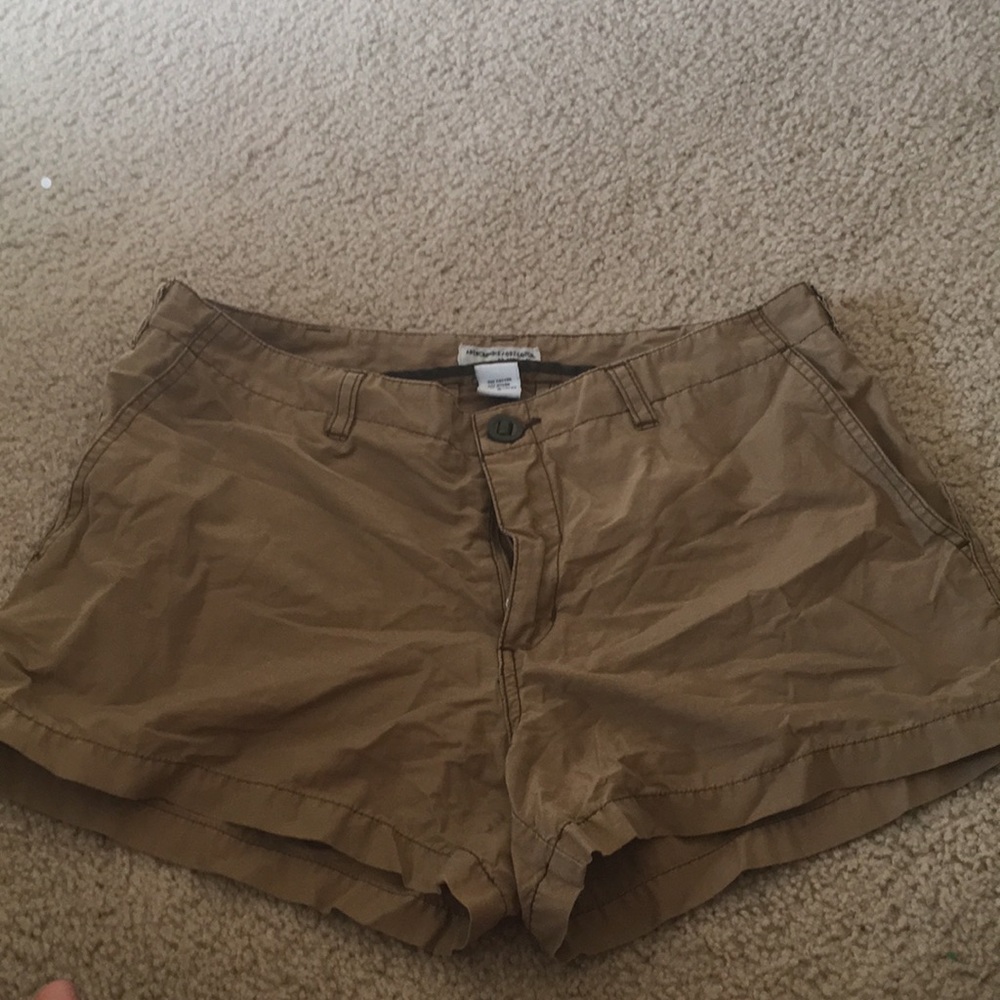 khaki abercrombie shorts